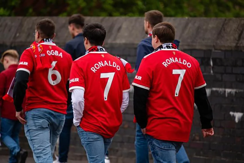 Chiếc áo số 7 của Ronaldo bán chạy nhất lịch sử Premier League. ẢNH: GETTY Chiếc áo số 7 của Ronaldo bán chạy nhất lịch sử Premier League. ẢNH: GETTY