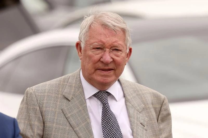 Sir Alex không còn dẫn dắt MU 10 năm rồi nhưng tầm ảnh hưởng của ông ở Old Trafford vẫn rất lớn. ẢNH: MIRROR