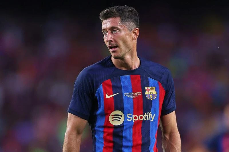 Lewandowski có nguy cơ đối mặt với việc chưa thể ra sân ở La Liga cuối tuần này. ẢNH: GETTY Lewandowski có nguy cơ đối mặt với việc chưa thể ra sân ở La Liga cuối tuần này. ẢNH: GETTY