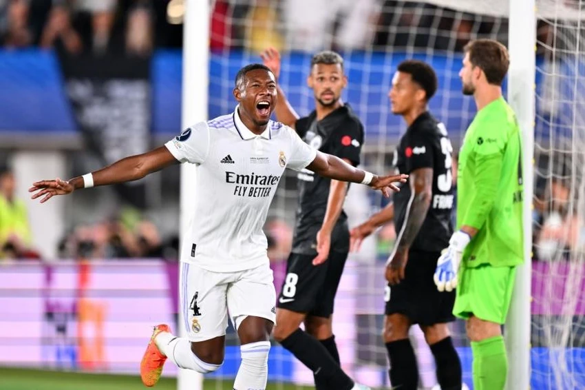 Alaba dễ dàng mở tỷ số cho Real sau pha đệm bóng cận thành. Ảnh: AP Alaba dễ dàng mở tỷ số cho Real sau pha đệm bóng cận thành. Ảnh: AP