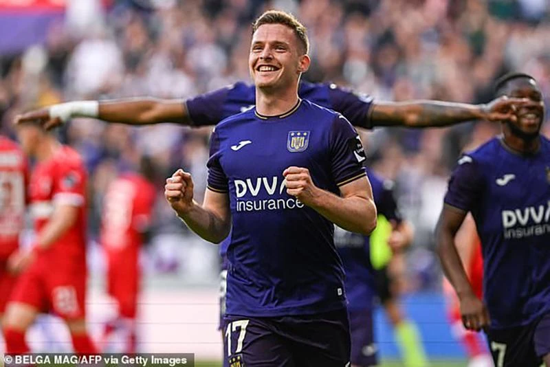 Gomez gia nhập Man City với giá 11 triệu bảng Anh. ẢNH: GETTY Gomez gia nhập Man City với giá 11 triệu bảng Anh. ẢNH: GETTY