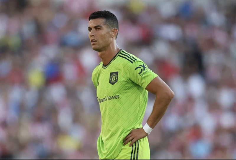 Ronaldo đang tỏ thái độ bất mãn ở Man Utd. ẢNH: GETTY Ronaldo đang tỏ thái độ bất mãn ở Man Utd. ẢNH: GETTY