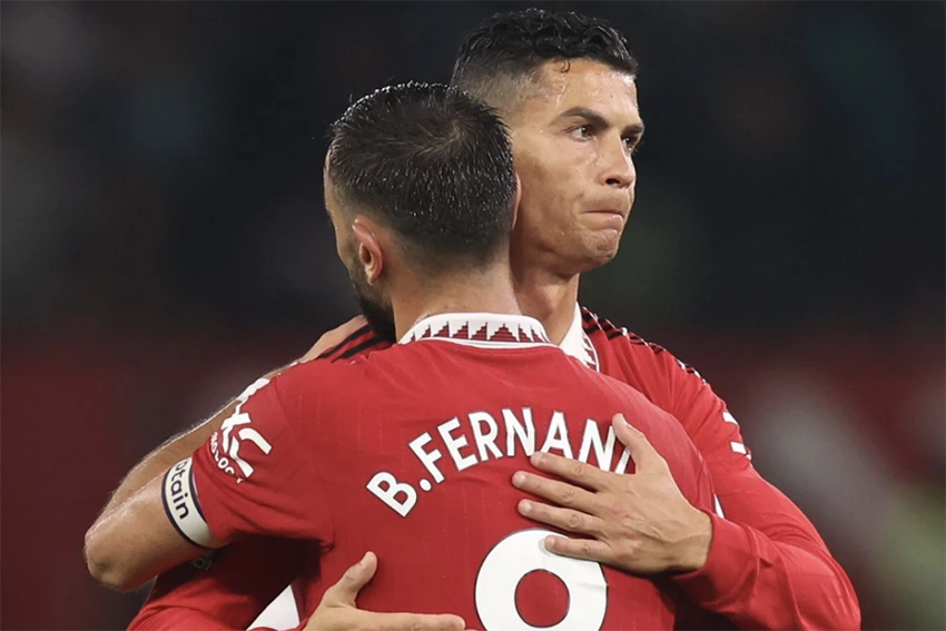 Bruno Fernandes mong mọi người tôn trọng quyết định của Ronaldo. ẢNH: GETTY Bruno Fernandes mong mọi người tôn trọng quyết định của Ronaldo. ẢNH: GETTY