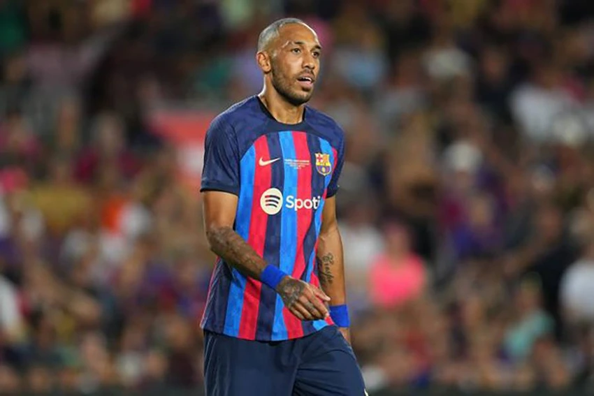 Aubameyang trên đường rời Barcelona trở lại Premier League. ẢNH: GETTY Aubameyang trên đường rời Barcelona trở lại Premier League. ẢNH: GETTY