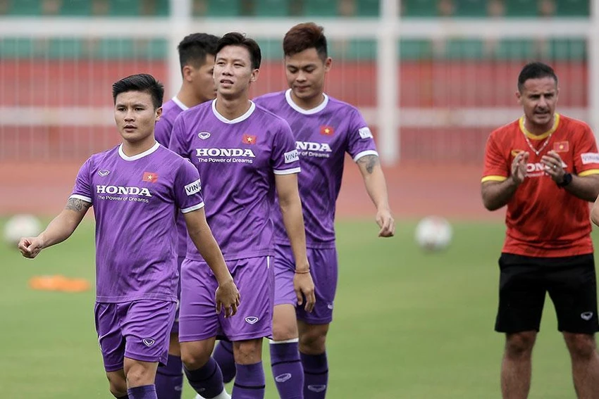 Thầy Hàn muốn kiểm tra phong độ của Quang Hải ở thời điểm FIFA Days. Thầy Hàn muốn kiểm tra phong độ của Quang Hải ở thời điểm FIFA Days.