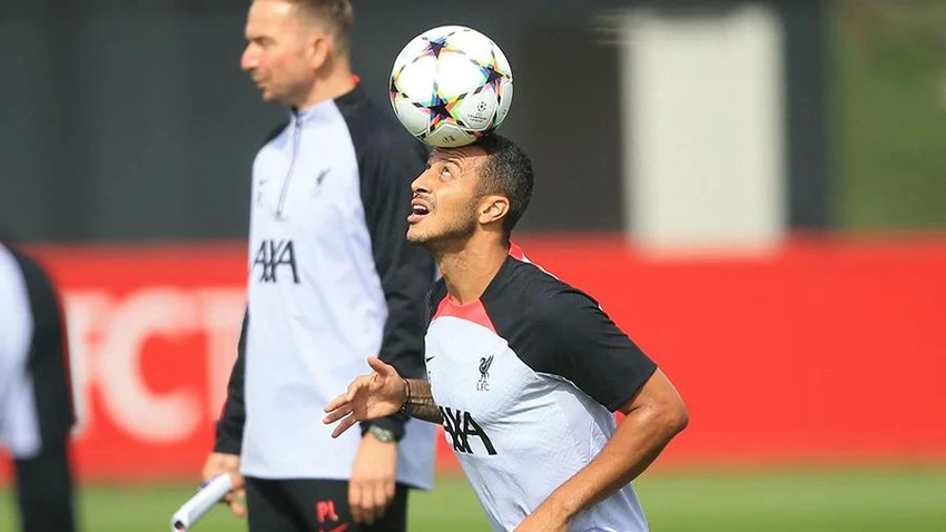 Thiago Alcantara đã trở lại và sẵn sàng cho trận đấu với Napoli. ẢNH: GETTY Thiago Alcantara đã trở lại và sẵn sàng cho trận đấu với Napoli. ẢNH: GETTY
