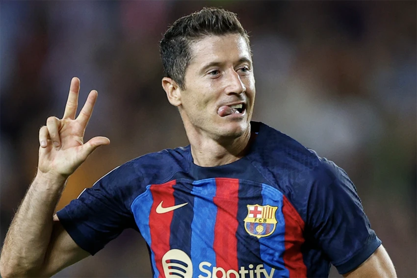 Lewandowski ăn mừng hat-trick vào lưới Viktoria Plzen. ẢNH: GETTY Lewandowski ăn mừng hat-trick vào lưới Viktoria Plzen. ẢNH: GETTY