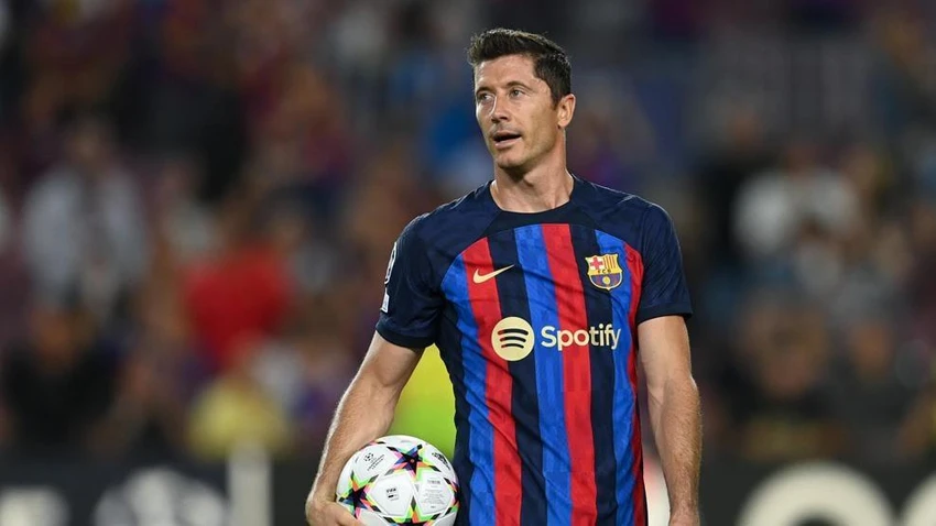 Lewandowski thi đấu tỏa sáng với cú hat-trick. Ảnh: UEFA
