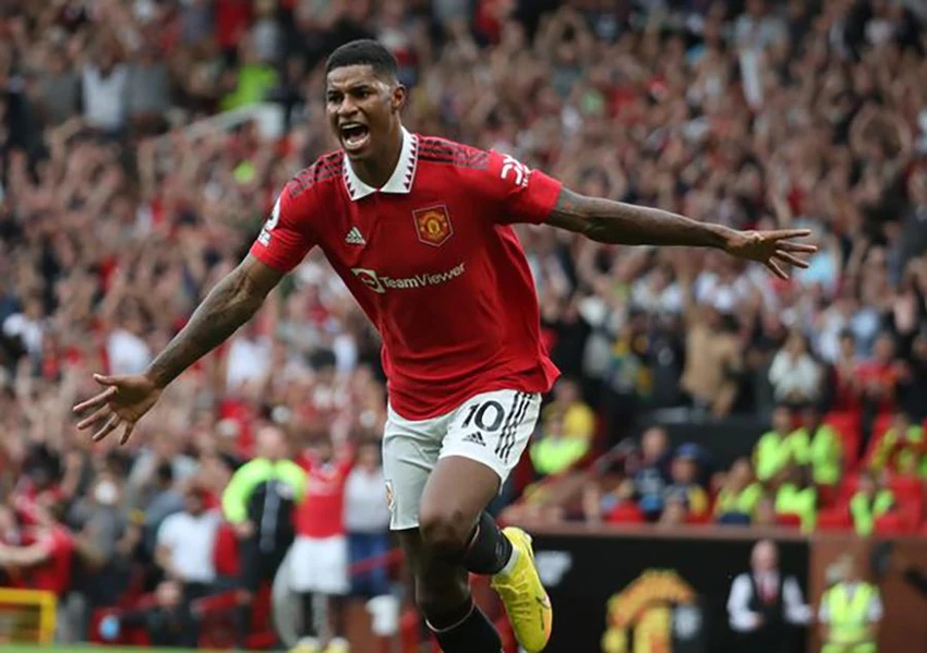 Nụ cười đã trở lại trên môi Rashford khi Ten Hag đến Old Trafford. ẢNH: GETTY Nụ cười đã trở lại trên môi Rashford khi Ten Hag đến Old Trafford. ẢNH: GETTY