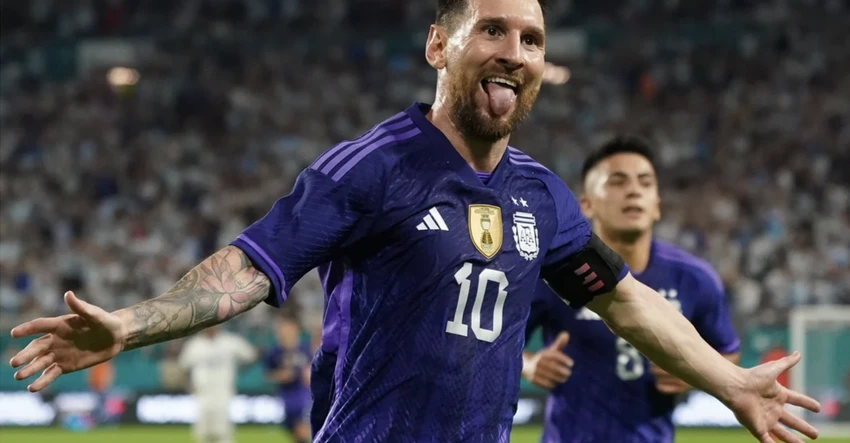 Messi tỏa sáng rực rỡ với 2 bàn thắng. Ảnh: Darin