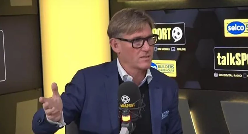 Simon Jordan chỉ trích MU chi quá nhiều tiền để trả lương, còn cầu thủ thì đá không ra gì. ẢNH: TALKSPORT Simon Jordan chỉ trích MU chi quá nhiều tiền để trả lương, còn cầu thủ thì đá không ra gì. ẢNH: TALKSPORT