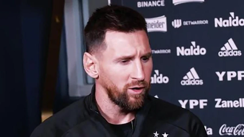 Messi có cái nhìn tích cực về tiềm năng của Mbappe. ẢNH: MIRROR