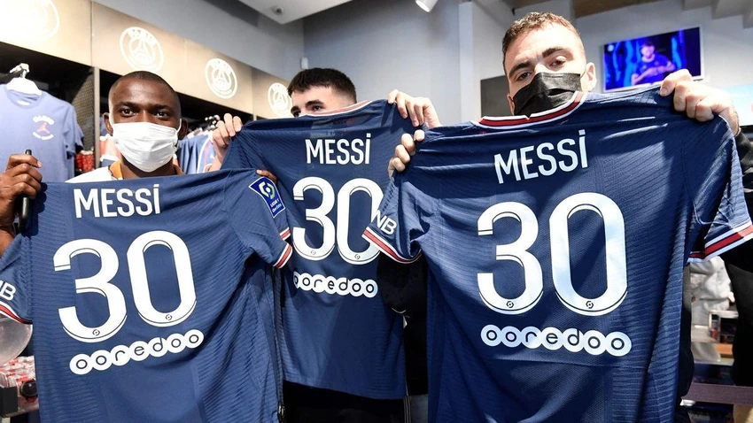 Thời gian để người hâm mộ tận hưởng những màn trình diễn trên sân cỏ của Messi không còn lâu. ẢNH: GETTY