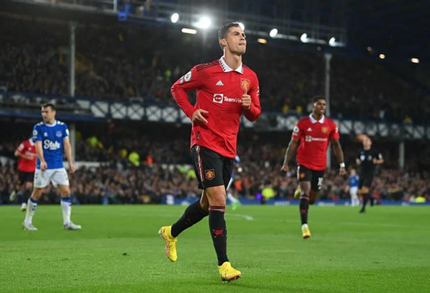 Ronaldo ăn mừng bàn thắng thứ 700 trong sự nghiệp tại các CLB. ẢNH: GETTY