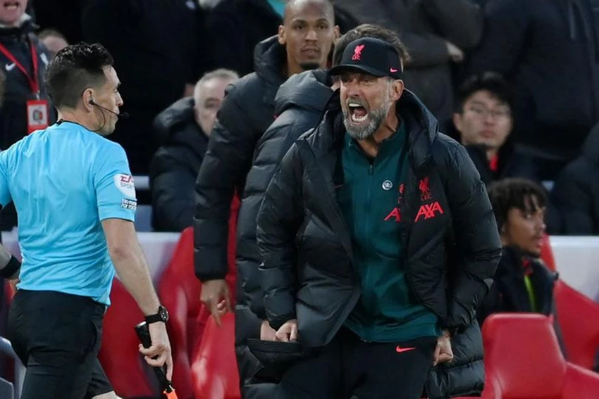 HLV Jurgen Klopp có phong cách chỉ đạo rất nhiệt và giàu cảm xúc ngoài đường biên. ẢNH: GETTY HLV Jurgen Klopp có phong cách chỉ đạo rất nhiệt và giàu cảm xúc ngoài đường biên. ẢNH: GETTY