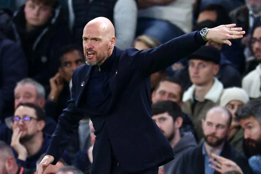 Ten Hag luôn bảo vệ Maguire bất chấp phong độ yếu kém của học trò. ẢNH: GETTY Ten Hag luôn bảo vệ Maguire bất chấp phong độ yếu kém của học trò. ẢNH: GETTY