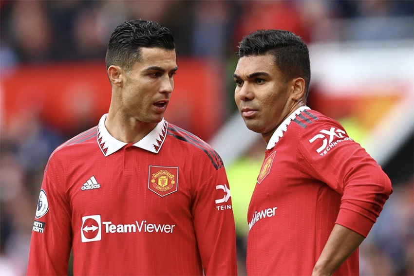 Casemiro rất cảm kích khi được Ronaldo giúp đỡ hết mình để anh hòa nhập tại Man United. ẢNH: SUN SPORTS