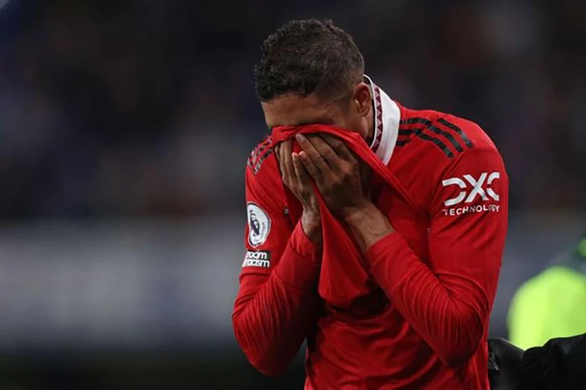 Deschamps vẫn chờ đợi và hi vọng Varane bình phục chấn thương trước khi World Cup khởi tranh. ẢNH: GETTY Deschamps vẫn chờ đợi và hi vọng Varane bình phục chấn thương trước khi World Cup khởi tranh. ẢNH: GETTY