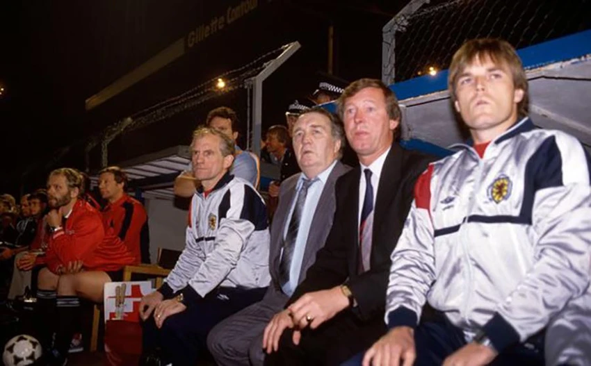 Alex Ferguson cùng với Jock Stein và ban huấn luyện tuyển Scotland. ẢNH: GETTY Alex Ferguson cùng với Jock Stein và ban huấn luyện tuyển Scotland. ẢNH: GETTY