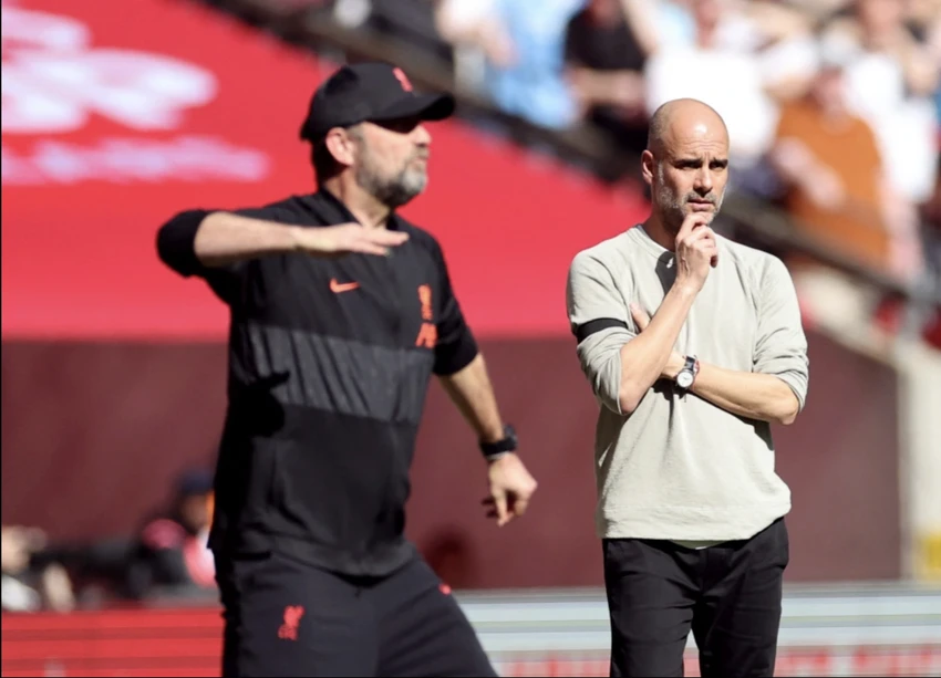 Pep Guardiola và Jurgen Klopp đối đầu thường xuyên với nhau trên băng ghế chỉ đạo tại Premier League. ẢNH: REUTERS Pep Guardiola đối đầu Jurgen Klopp