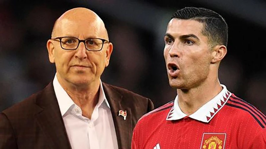 Nhà Glazer chắc chắn sẽ trừng phạt Ronaldo sau scandal chấn động. ẢNH: MIRROR Nhà Glazer trừng phạt Ronaldo