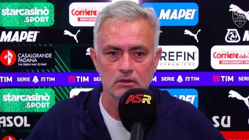 Mourinho xác định sẽ đẩy Karsdorp rời AS Roma. ẢNH: AS ROMA Mourinho tức giận với Karsdorp