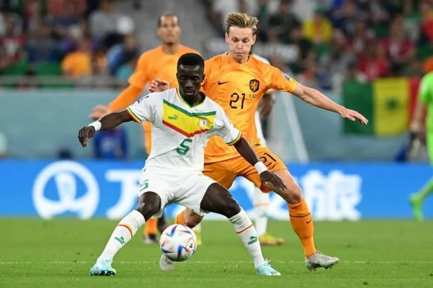 Hà Lan thi đấu bế tắc trước hàng thủ chắc chắn của Senegal. Ảnh: Getty