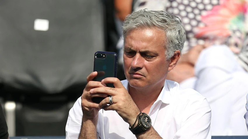 Mourinho đã gọi điện thoại cho Barcelona nhằm mua Bellerin. ẢNH: PA Mourinho đã gọi điện thoại cho Barcelona