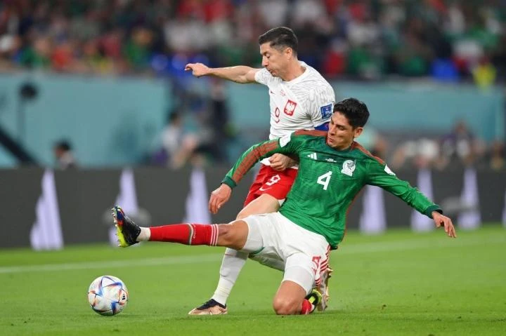 Mexico thành công trong việc cầm chân Ba Lan. Ảnh: Getty