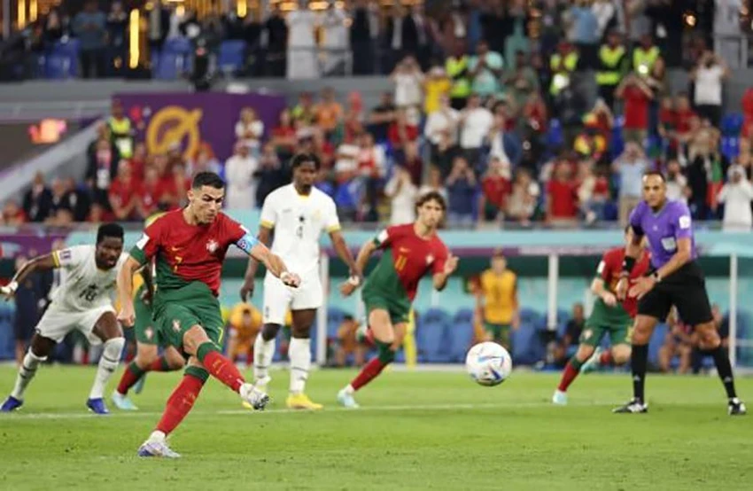 Ronaldo mở tài khoản tại World Cup 2022 với pha lập công trên chấm 11m. Ảnh: Getty Ronaldo mở tài khoản tại World Cup 2022 với pha lập công trên chấm 11m. Ảnh: Getty