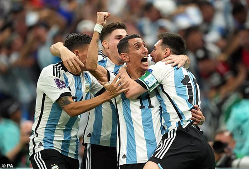 Di Maria là người kiến tạo cho Messi ghi bàn. ẢNH: PA