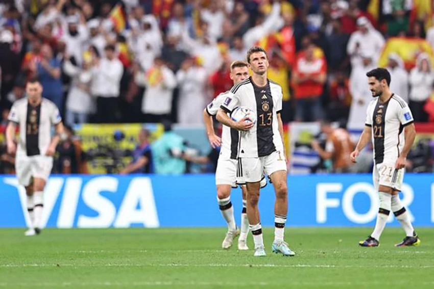 Tuyển Đức rơi vào thế 'dựa lưng tường' ở World Cup 2022 sau trận thua sốc Nhật Bản 1-2. ẢNH: GETTY Tuyển Đức rơi vào thế 'dựa lưng tường' ở World Cup 2022 sau trận thua sốc Nhật Bản 1-2. ẢNH: GETTY