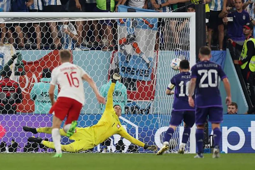Messi đá hỏng penalty khiến người hâm mộ hài lòng khẳng định công lý đã được thực thi. ẢNH: GETTY Messi đá hỏng penalty khiến người hâm mộ hài lòng khẳng định công lý đã được thực thi. ẢNH: GETTY