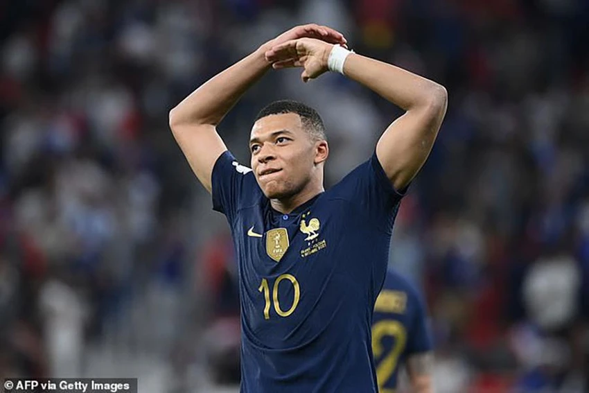 Mbappe đang là ngôi sao tỏa sáng nhất World Cup 2022. ẢNH: GETTY Mbappe đang là ngôi sao tỏa sáng nhất World Cup 2022. ẢNH: GETTY