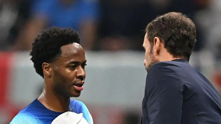 Southgate khẳng định ông và Sterling đã trao đổi với nhau rất lâu trước khi cho phép Sterling về Anh. ẢNH: GETTY Southgate khẳng định ông và Sterling đã trao đổi với nhau rất lâu trước khi cho phép Sterling về Anh. ẢNH: GETTY