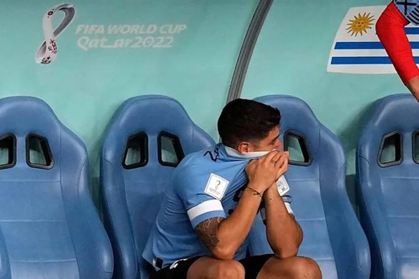 Suarez không kìm được những giọt nước mắt cay đắng. ẢNH: GETTY Suarez không kìm được những giọt nước mắt cay đắng. ẢNH: GETTY