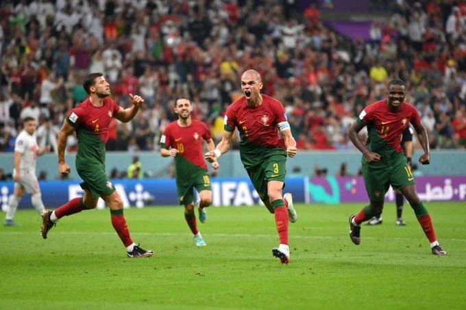 Dù đã 39 tuổi nhưng Pepe vẫn là chốt chặn tin cậy ở hàng thủ Bồ Đào Nha. Ảnh: Getty