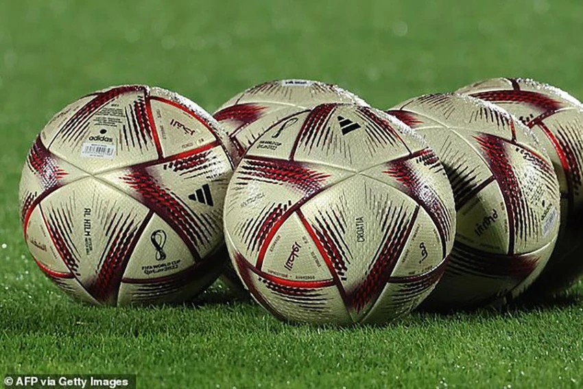 Quả bóng Al Hilm sẽ thay thế Al Rihla trong 4 trận còn lại ở World Cup 2022. ẢNH: GETTY