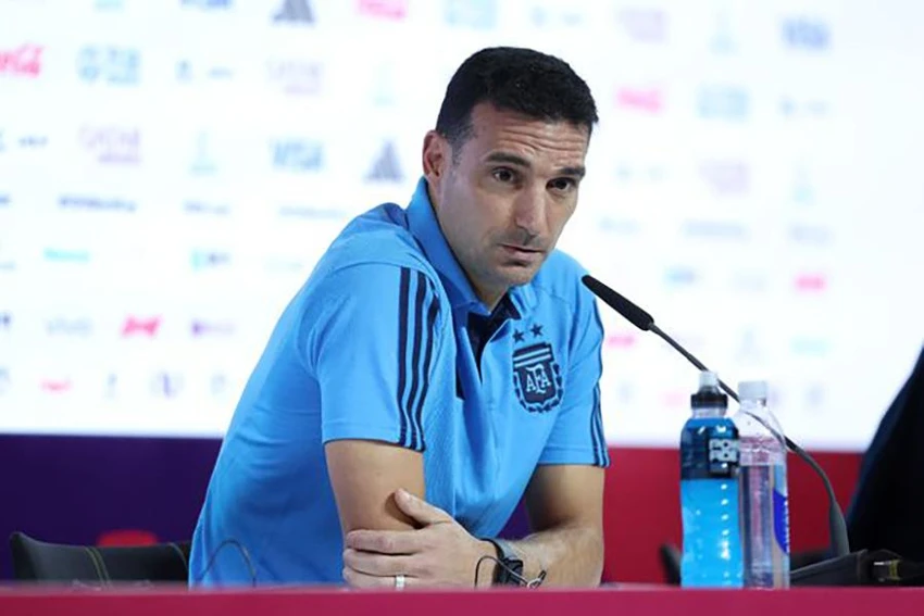 HLV Lionel Scaloni đã giận dữ đáp trả 5 cáo buộc nhắm vào Argentina và Lionel Messi. ẢNH: GETTY HLV Lionel Scaloni đã giận dữ đáp trả 5 cáo buộc nhắm vào Argentina và Lionel Messi. ẢNH: GETTY
