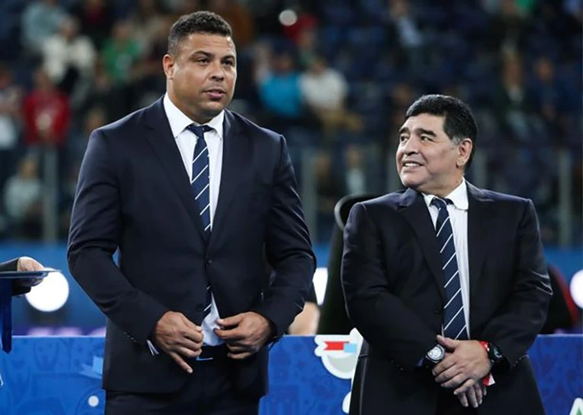 Ronaldo và cố huyền thoại số 1 trong lòng fan Argentina Diego Maradona. ẢNH: PA Ronaldo và cố huyền thoại số 1 trong lòng fan Argentina Diego Maradona. ẢNH: PA