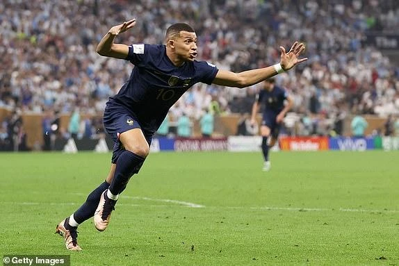Mbappe xuất sắc khi có cú hat-trick trong trận chung kết World Cup 2022. Ảnh: Getty Mbappe xuất sắc khi có cú hat-trick trong trận chung kết World Cup 2022. Ảnh: Getty