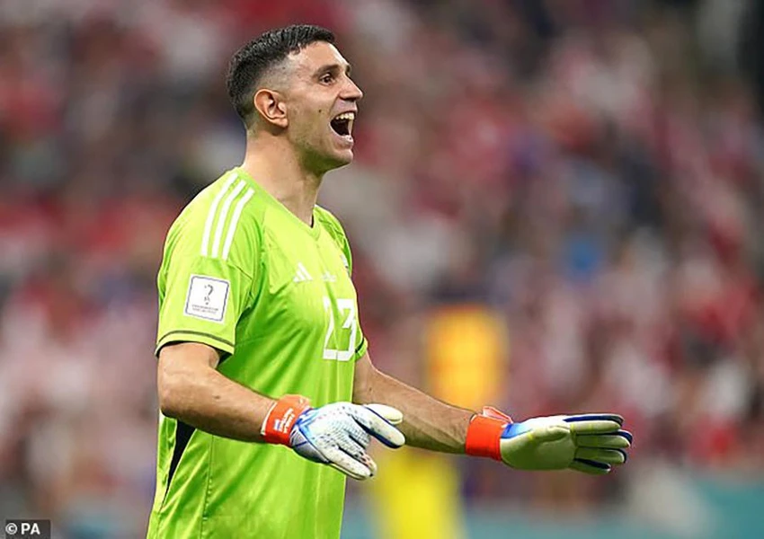 Thủ môn Emiliano Martinez của Argentina đáp trả bình luận của Mbappe về Argentina và Brazil. ẢNH: PA