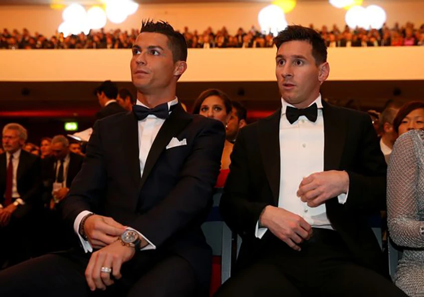 Ronaldo và Messi đã 'so tài' với nhau trong hơn 1 thập kỷ và cùng nhau giành tổng cộng 12 quả bóng vàng thế giới. ẢNH: GETTY Ronaldo và Messi đã 'so tài' với nhau trong hơn 1 thập kỷ và cùng nhau giành tổng cộng 12 quả bóng vàng thế giới. ẢNH: GETTY