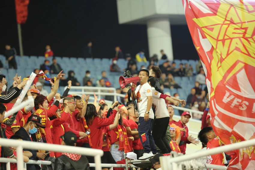 Việt Nam thắng đậm Malaysia lên ngôi đầu bảng AFF Cup ảnh 32 Việt Nam thắng đậm Malaysia lên ngôi đầu bảng AFF Cup ảnh 32