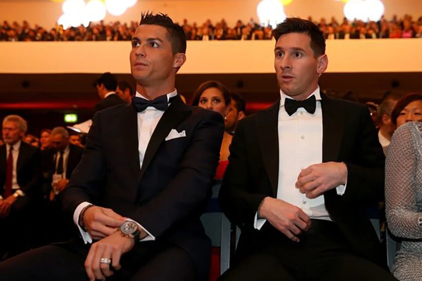 Messi và Ronaldo đã giành tổng cộng 12 Quả bóng vàng thế giới - Ballon d'Or. ẢNH: GETTY Messi và Ronaldo đã giành tổng cộng 12 Quả bóng vàng thế giới - Ballon d'Or. ẢNH: GETTY