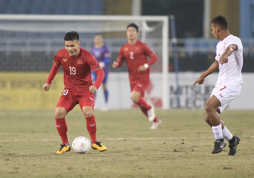 Quang Hải vẫn chưa có bàn thắng tại AFF Cup 2022. ẢNH: HẢI THỊNH Quang Hải vẫn chưa có bàn thắng tại AFF Cup 2022. ẢNH: HẢI THỊNH