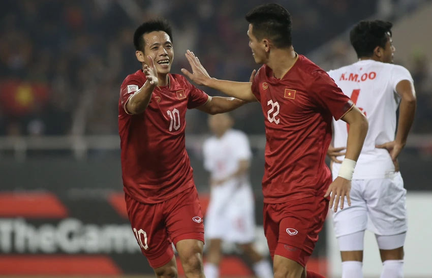 Tuyển Việt Nam bất bại ở vòng bảng AFF Cup 2022 và không thủng lưới bàn nào. ẢNH: HẢI THỊNH Tuyển Việt Nam bất bại ở vòng bảng AFF Cup 2022 và không thủng lưới bàn nào. ẢNH: HẢI THỊNH
