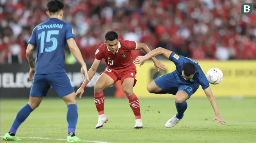 Trận đấu Indonesia hòa Thái Lan 1-1 ở vòng bảng AFF Cup 2022. ẢNH: BOLA Trận đấu Indonesia hòa Thái Lan 1-1 ở vòng bảng AFF Cup 2022. ẢNH: BOLA