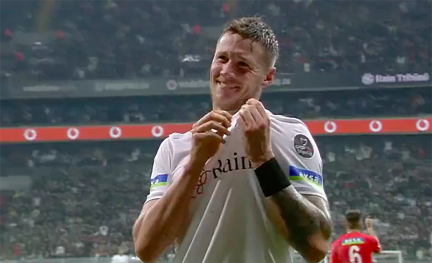 Weghorst đang thi đấu cho Besiktas dưới dạng cho mượn. ẢNH: beinSPORTS Weghorst đang thi đấu cho Besiktas dưới dạng cho mượn. ẢNH: beinSPORTS