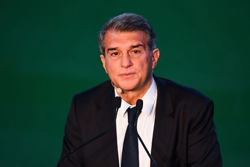 Chủ tịch Barcelona Joan Laporta chịu nhiều điều tiếng trong việc giúp đội bóng vượt qua khủng hoảng tài chính. ẢNH: GETTY Chủ tịch Barcelona Joan Laporta chịu nhiều điều tiếng trong việc giúp đội bóng vượt qua khủng hoảng tài chính. ẢNH: GETTY